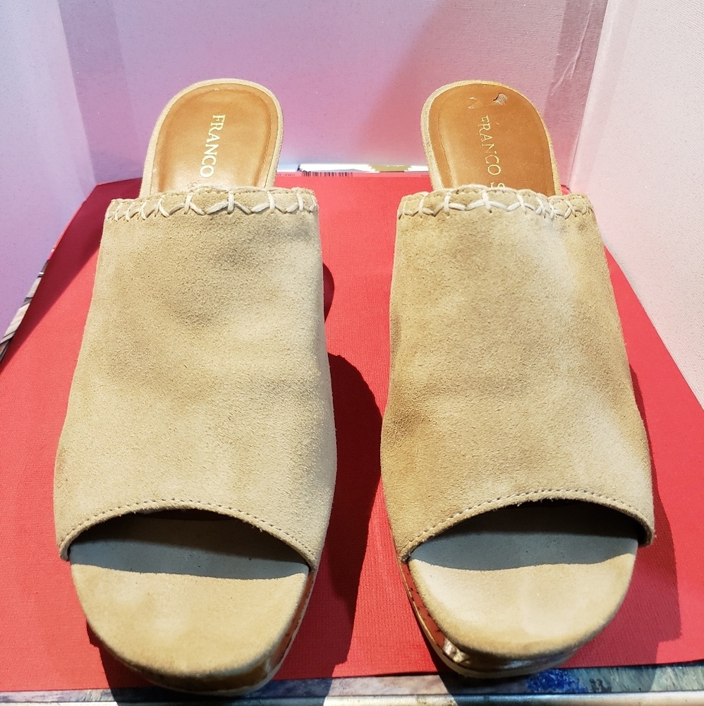 Sandles - Well kept cork heel suede wedges